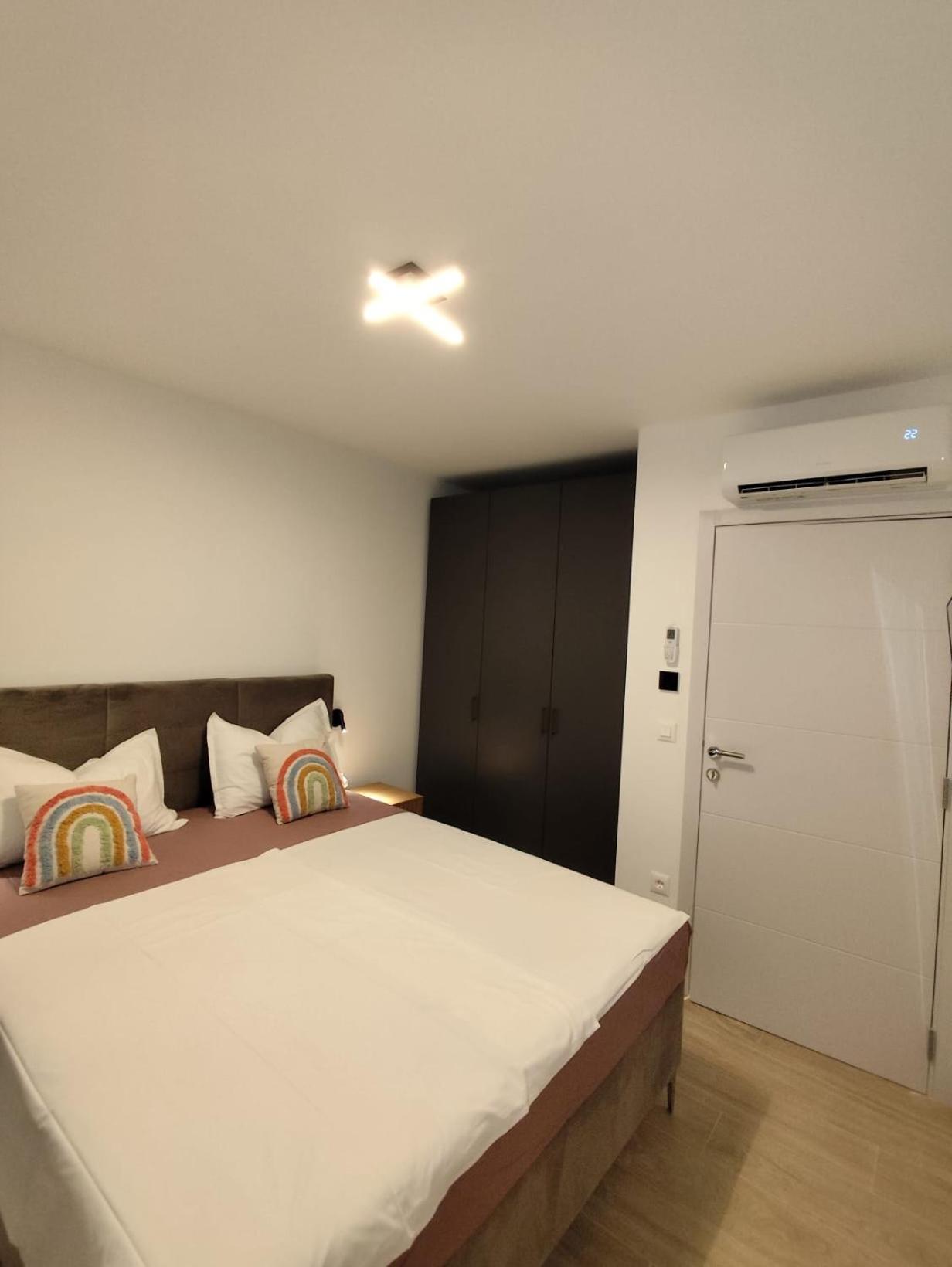 M&M Luxury Apartments Apartment
