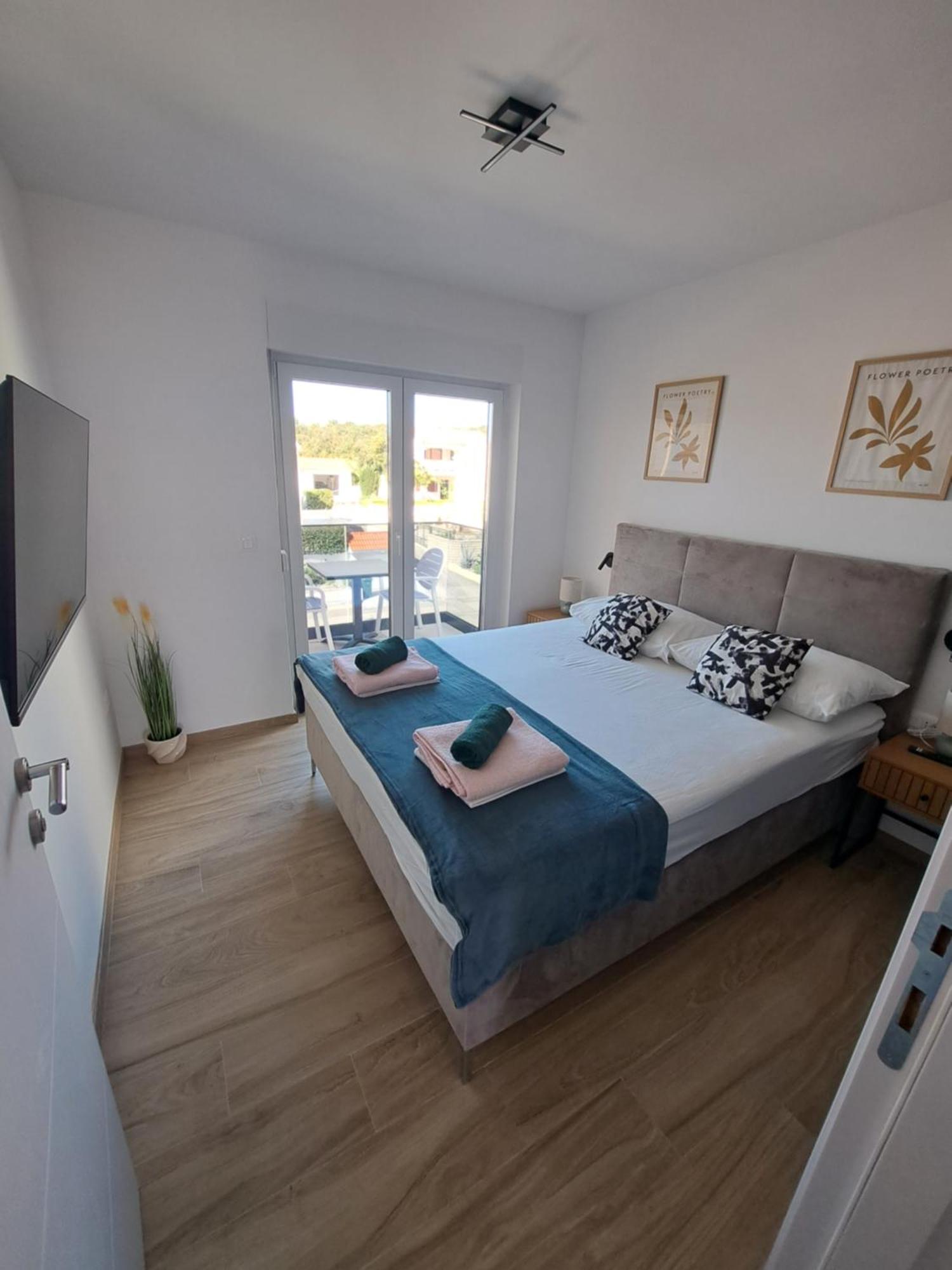 M&M Luxury Apartments Apartment *