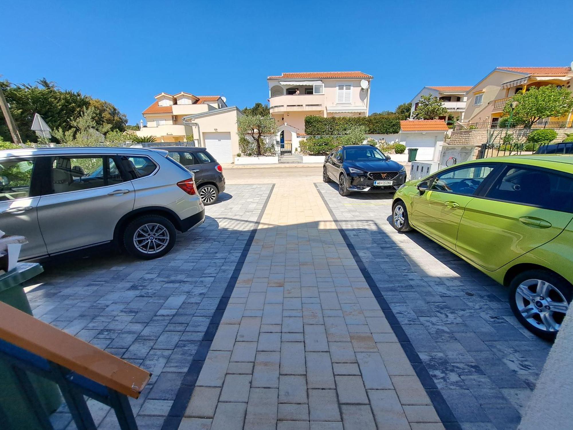 M&M Luxury Apartments * Petrcane